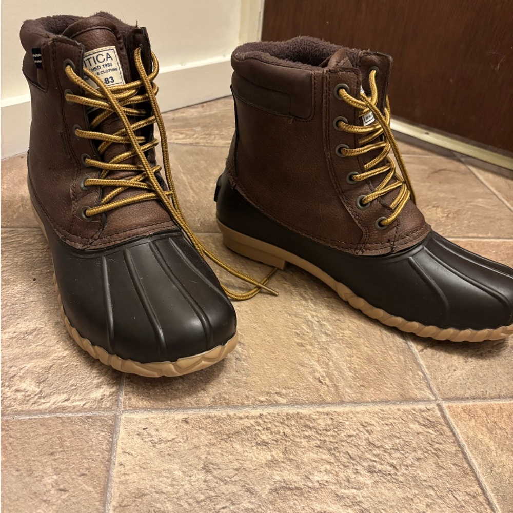 Nautica Brown Duck Boots